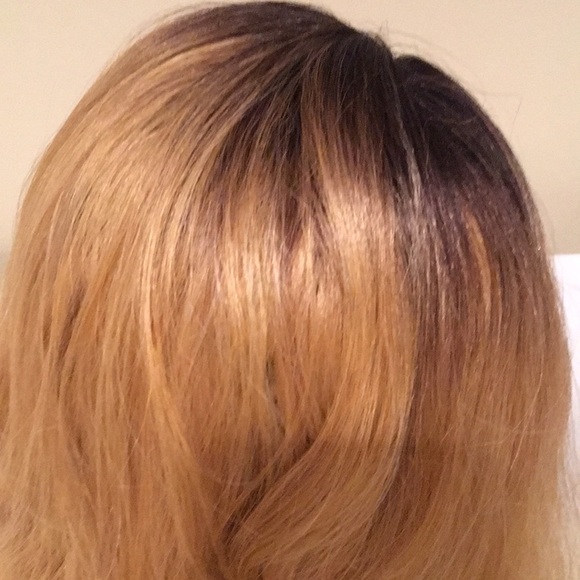 NWOT Blonde curly with dark root wig - Picture 3 of 5